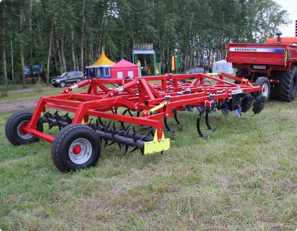 Дисковый глубокорыхлитель «TERRAMASTER»