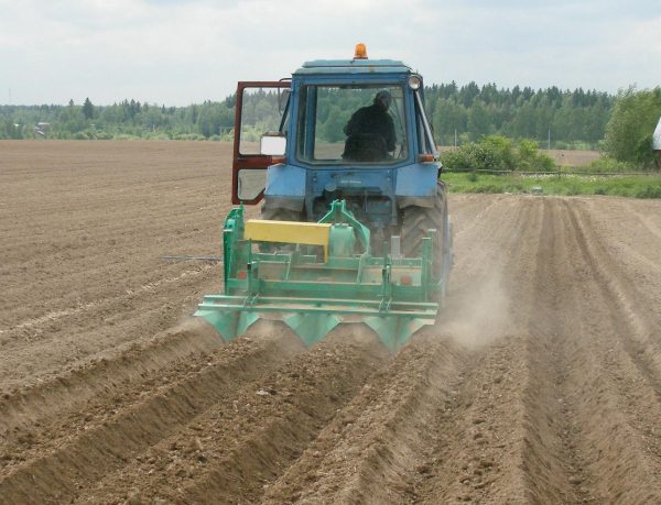 Универсальная машина для возделывания картофеля и овощей УМВК-1.4