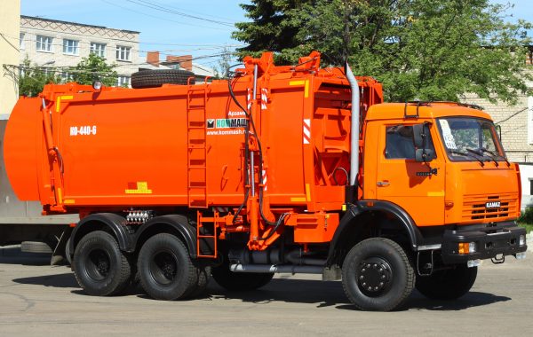 МУСОРОВОЗ С БОКОВОЙ ЗАГРУЗКОЙ КО-440-6