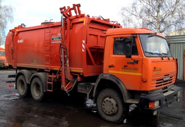 МУСОРОВОЗ С БОКОВОЙ ЗАГРУЗКОЙ КО-440-5